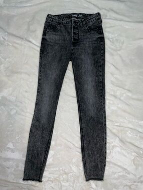 Old Navy Rockstar Super Skinny Black Acid-Wash Jeans